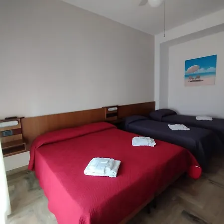 Luca מלון רימיני