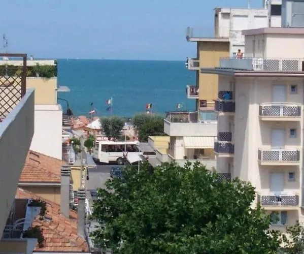 Luca מלון רימיני