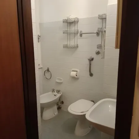 Luca Ξενοδοχείο *